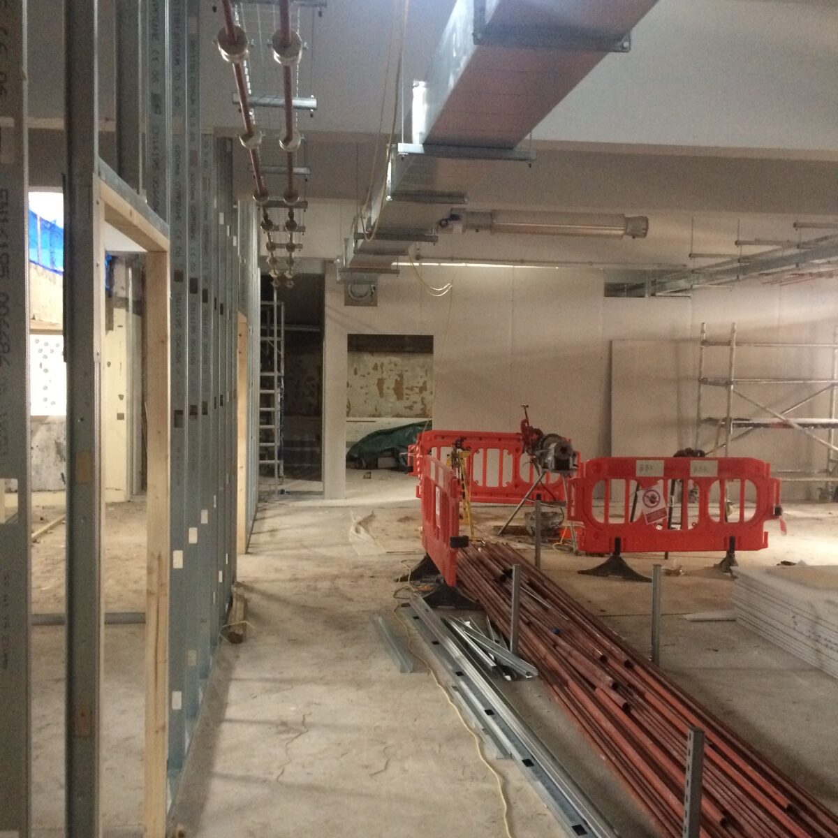 Dividing a Large Room into Several Rooms — gallery photo